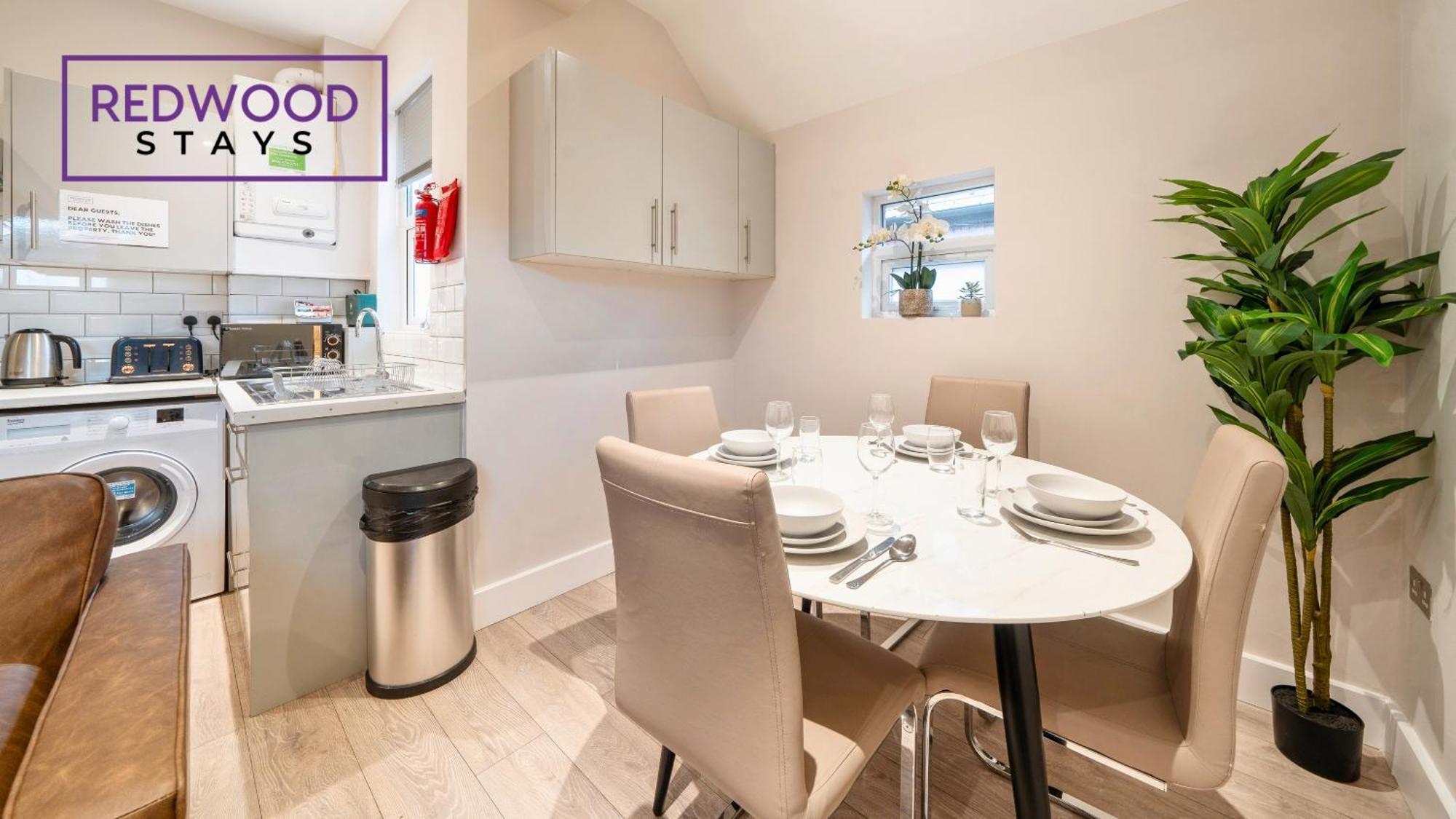 Newly Refurbished Everest Lodge Serviced Apartments For Contractors & Families, Free Wifi & Netflix By Redwood Stays Farnborough (Hampshire) Exterior foto