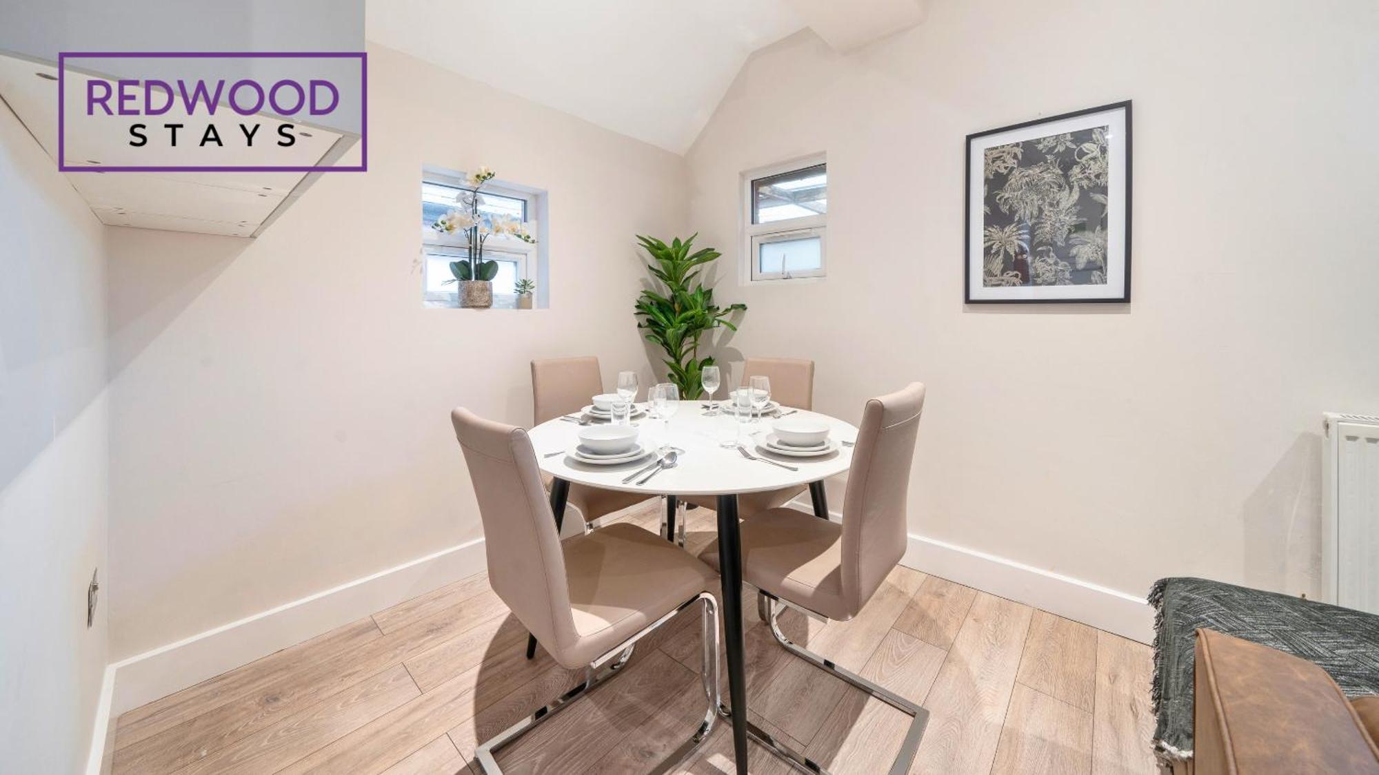 Newly Refurbished Everest Lodge Serviced Apartments For Contractors & Families, Free Wifi & Netflix By Redwood Stays Farnborough (Hampshire) Exterior foto