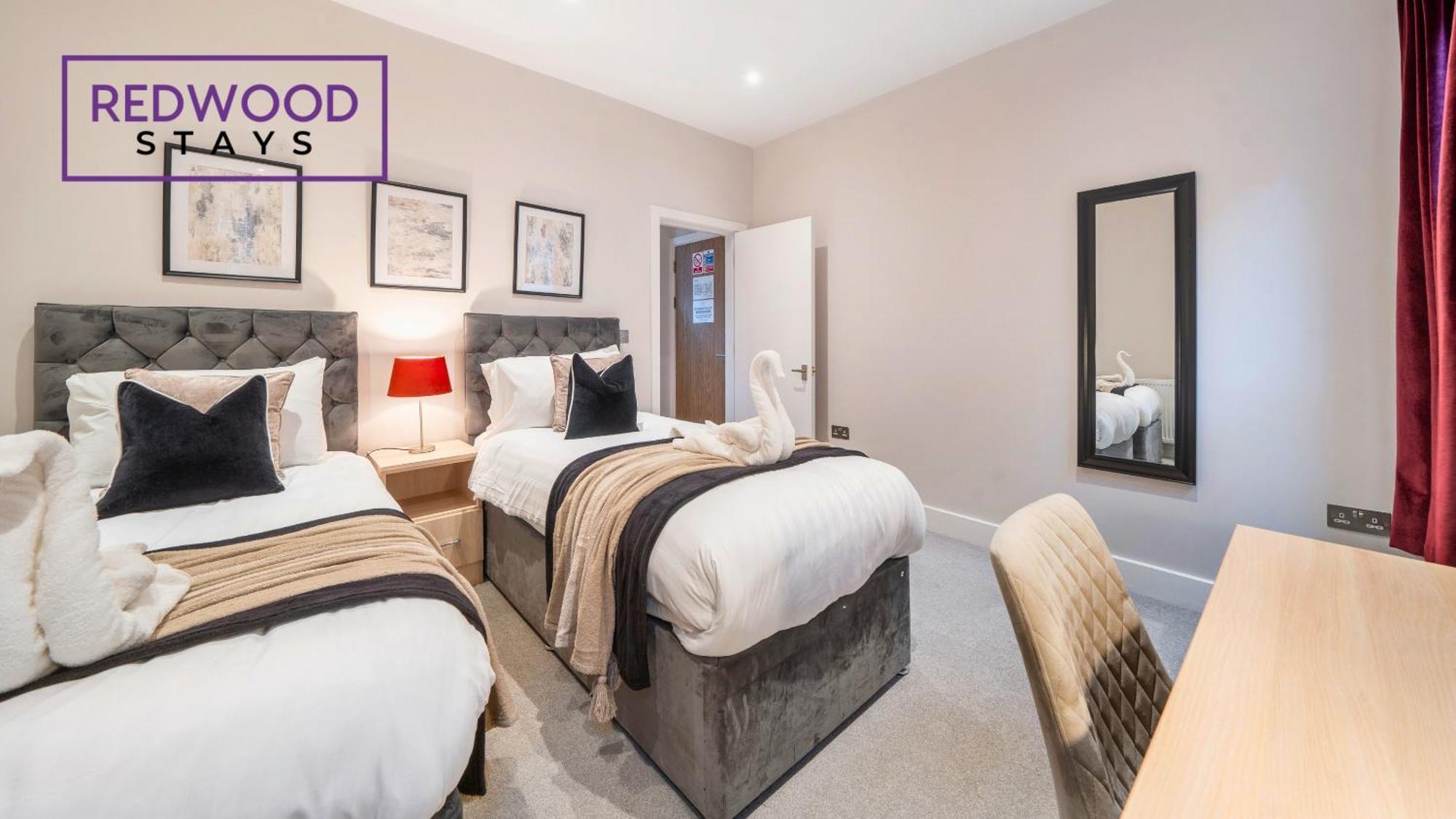 Newly Refurbished Everest Lodge Serviced Apartments For Contractors & Families, Free Wifi & Netflix By Redwood Stays Farnborough (Hampshire) Exterior foto