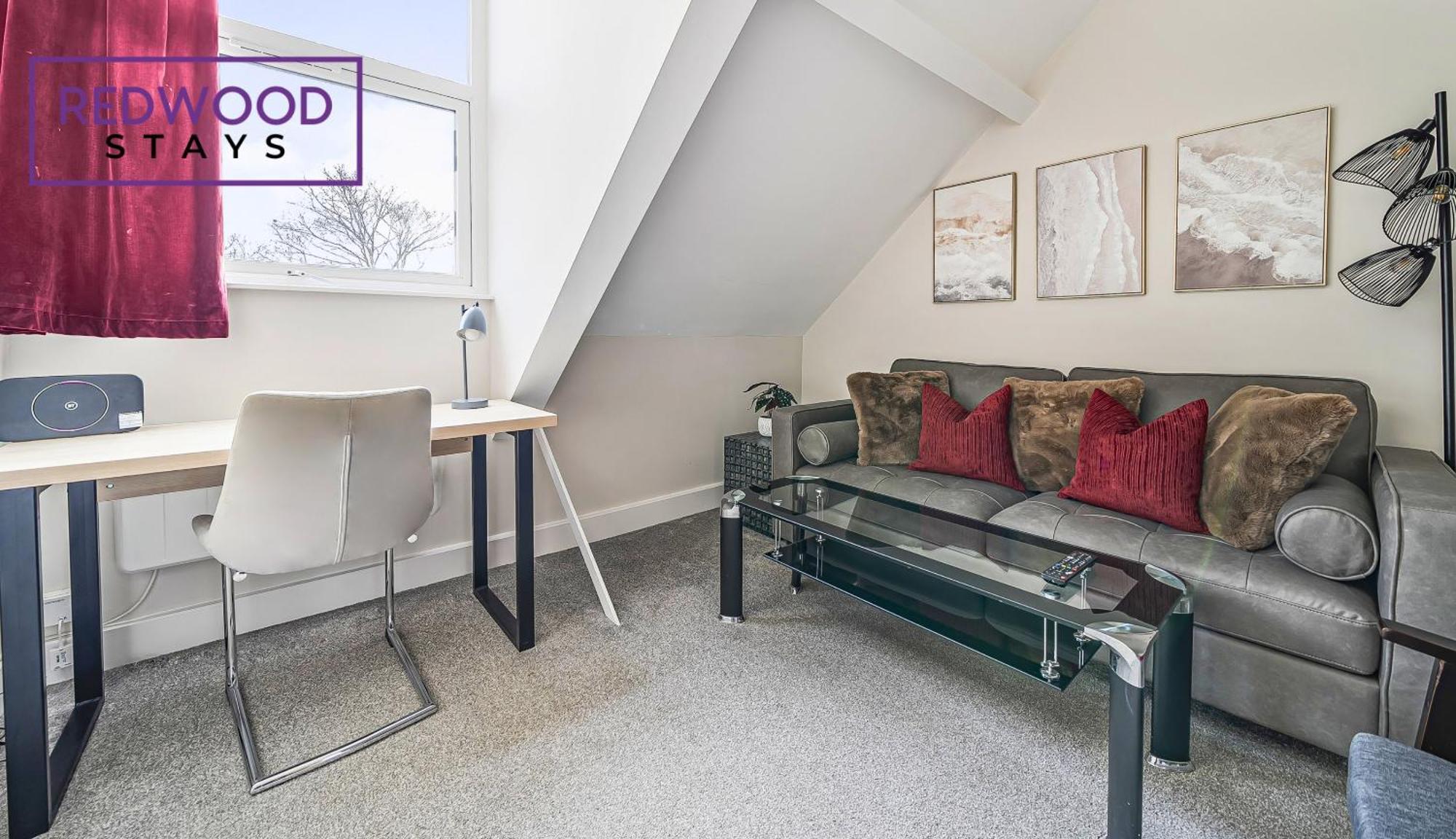 Newly Refurbished Everest Lodge Serviced Apartments For Contractors & Families, Free Wifi & Netflix By Redwood Stays Farnborough (Hampshire) Exterior foto