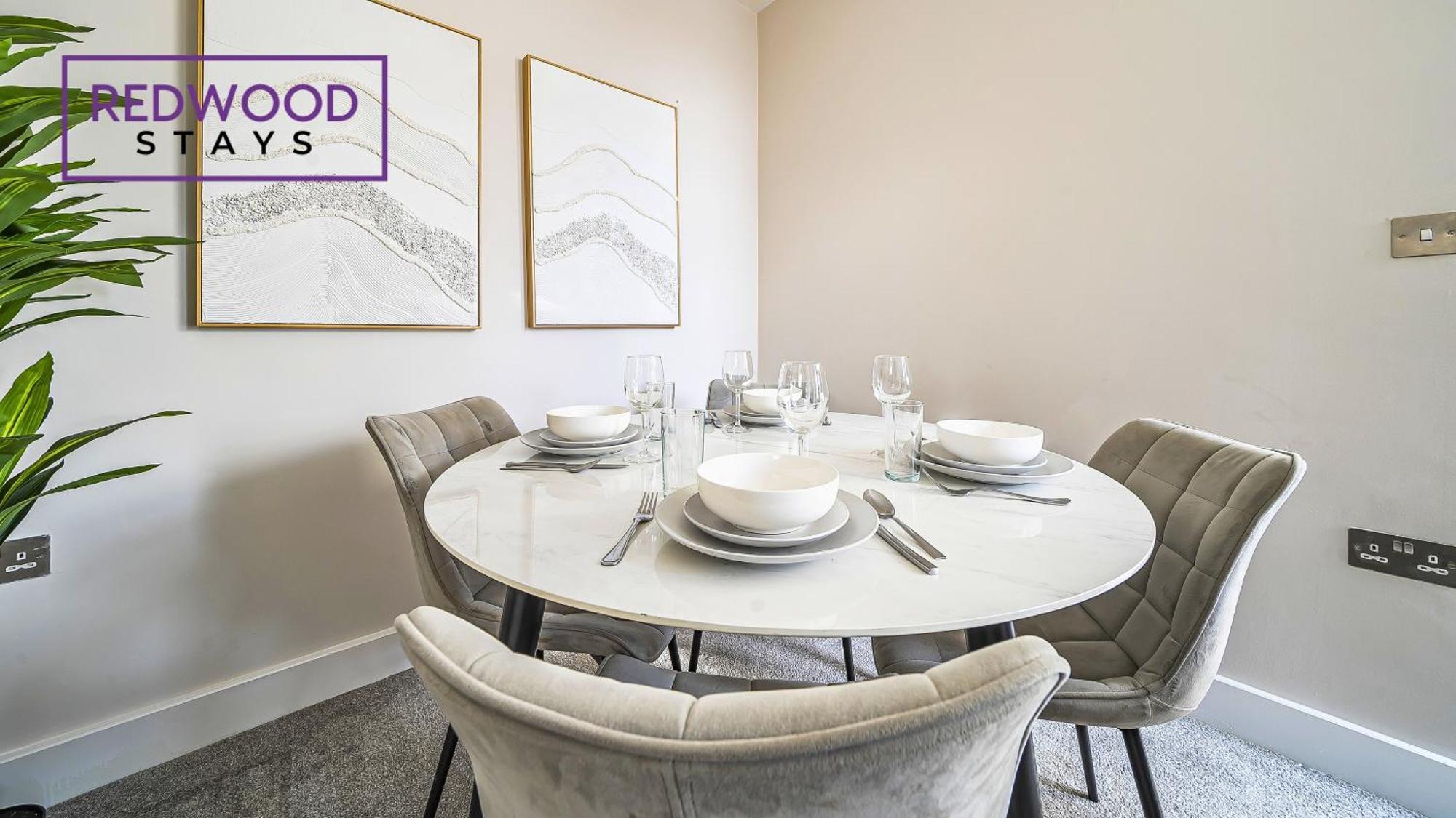 Newly Refurbished Everest Lodge Serviced Apartments For Contractors & Families, Free Wifi & Netflix By Redwood Stays Farnborough (Hampshire) Exterior foto